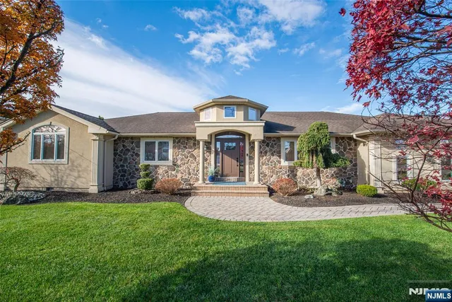 $1,092,000 | 761 Valley Road, Wayne, NJ 07470