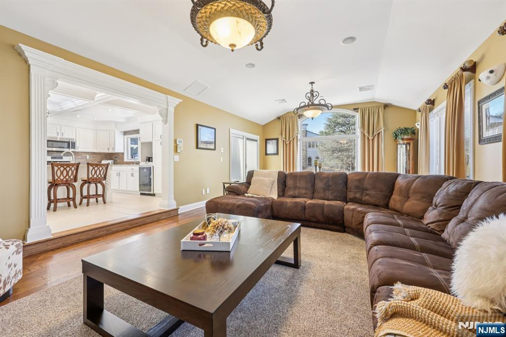 761 Valley Road Wayne, NJ 07470 - Photo 3 of 49