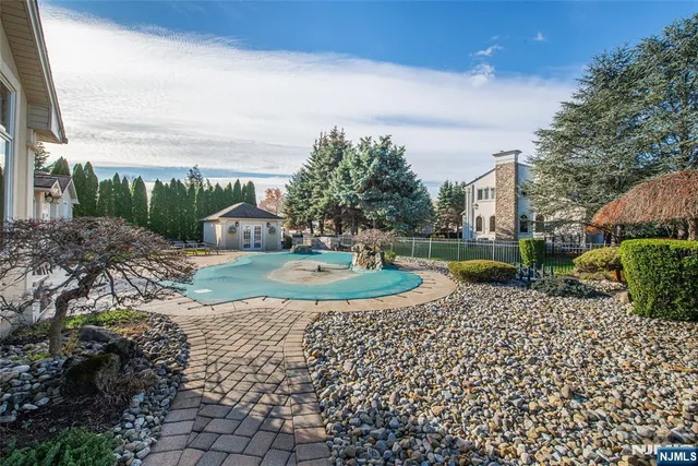 $1,092,000 | 761 Valley Road, Wayne, NJ 07470