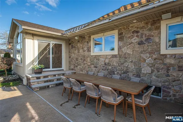 $1,092,000 | 761 Valley Road, Wayne, NJ 07470