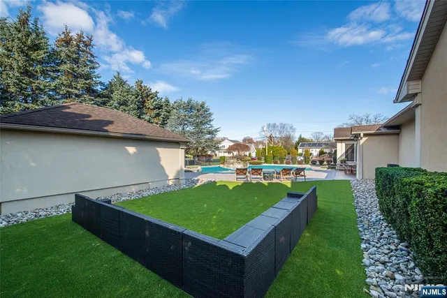 $1,092,000 | 761 Valley Road, Wayne, NJ 07470