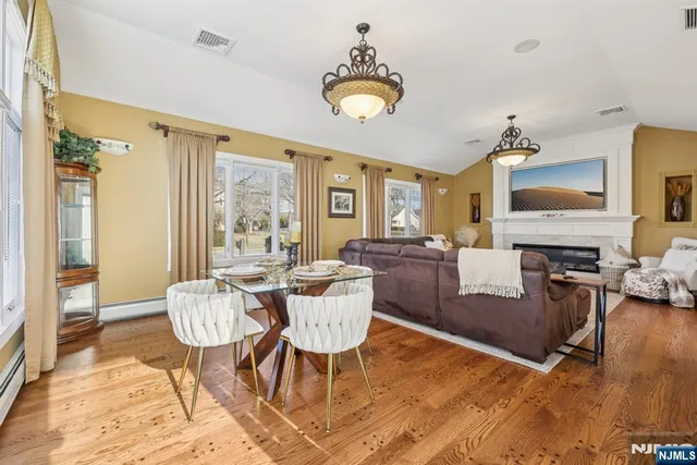 $1,092,000 | 761 Valley Road, Wayne, NJ 07470