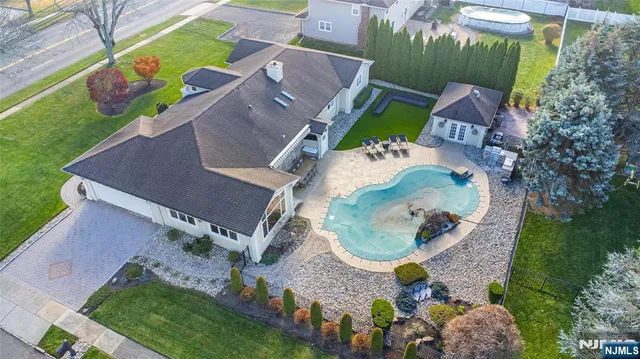 $1,092,000 | 761 Valley Road, Wayne, NJ 07470