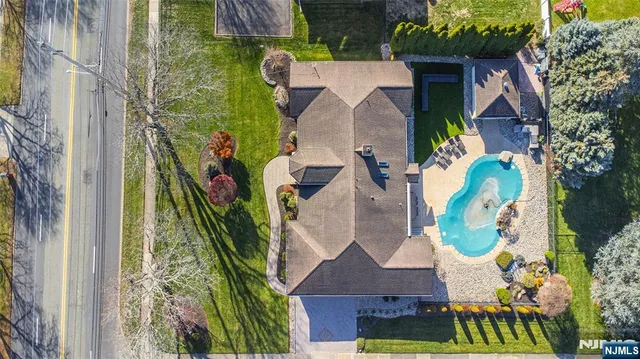 $1,092,000 | 761 Valley Road, Wayne, NJ 07470