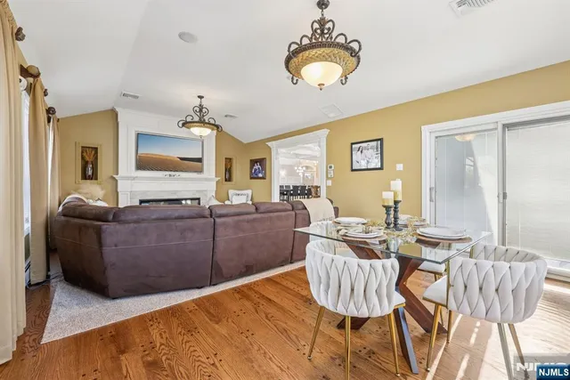 $1,092,000 | 761 Valley Road, Wayne, NJ 07470