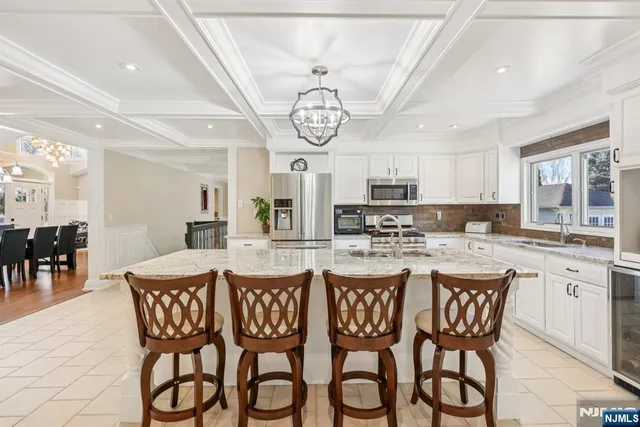 $1,092,000 | 761 Valley Road, Wayne, NJ 07470