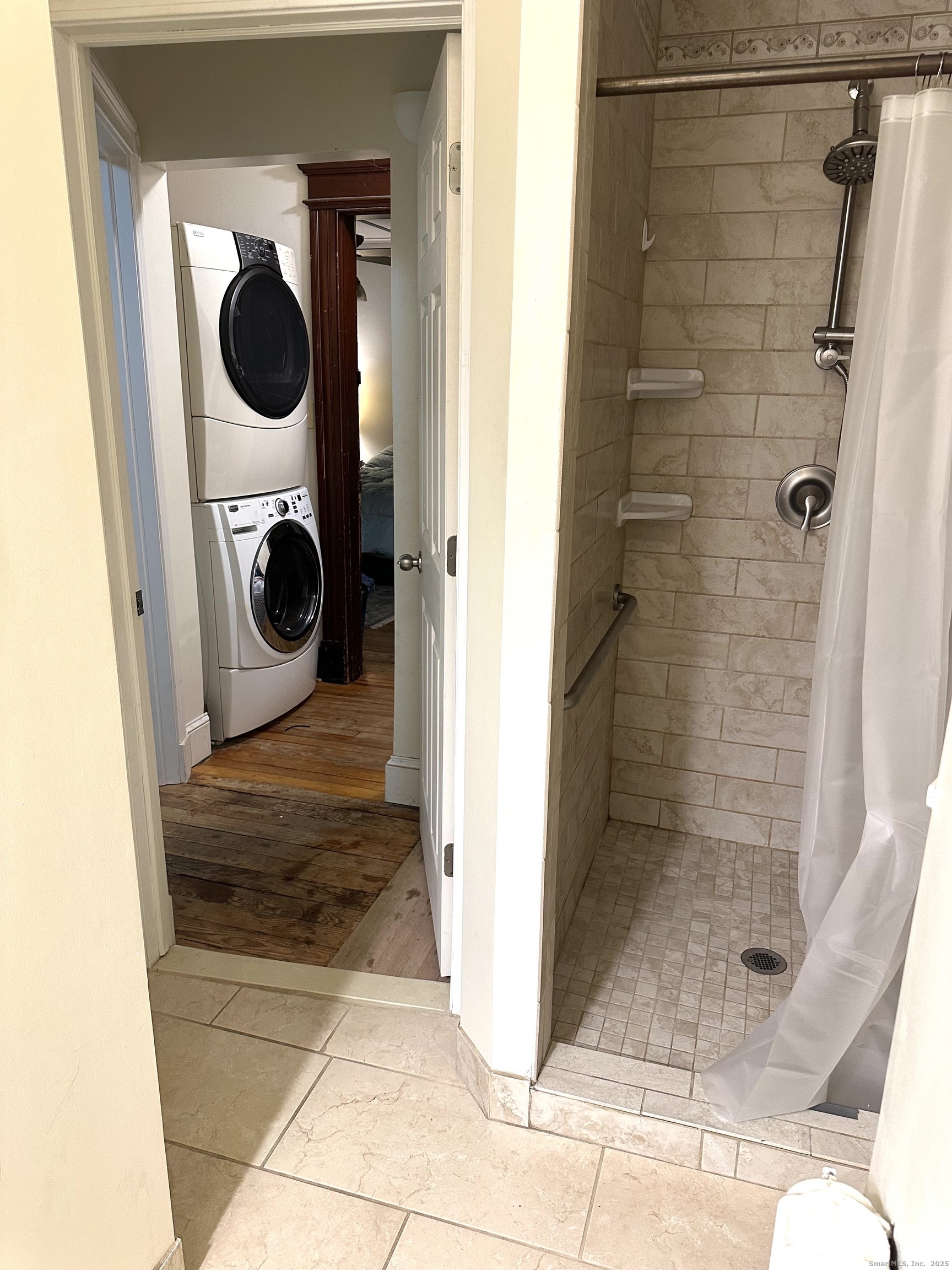 24 Maynard Avenue Waterbury, CT 06708 - Photo 13 of 32 a bathroom with a shower