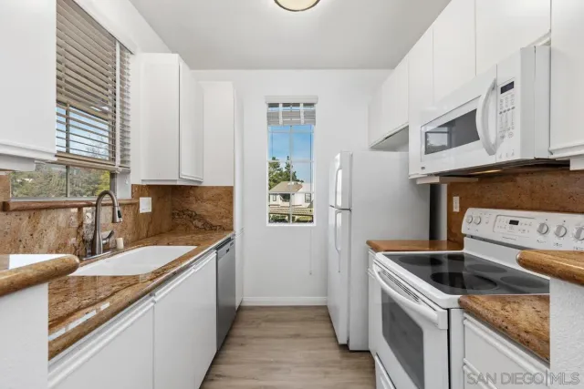 $575,000 | 10878 Sabre Hill Drive, Unit 294, San Diego, CA 92128