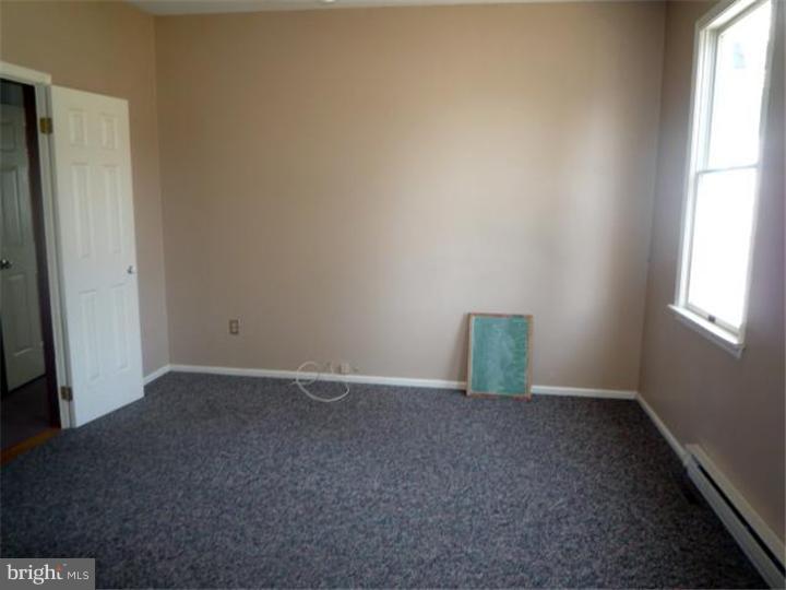 233 Estate Road Boyertown, PA 19512 - Photo 3 of 11 Dining Room
