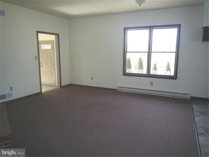 233 Estate Road Boyertown, PA 19512 - Photo 4 of 11 Family Room