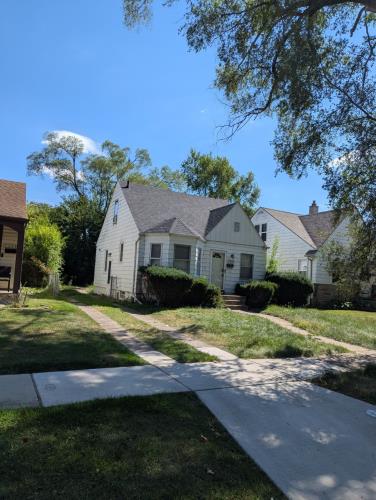 7410 Lamphere Redford, MI 48239 - Photo 1 of 9