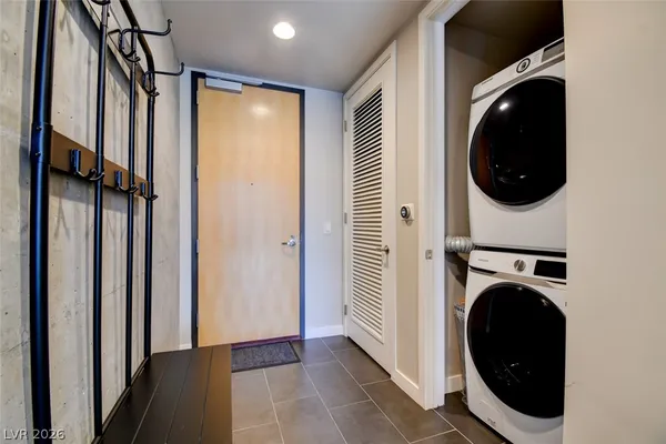 $3,300 | 353 East Bonneville Avenue, Unit 575, Las Vegas, NV 89101
