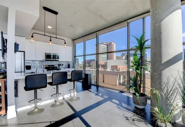 $3,300 | 353 East Bonneville Avenue, Unit 575, Las Vegas, NV 89101