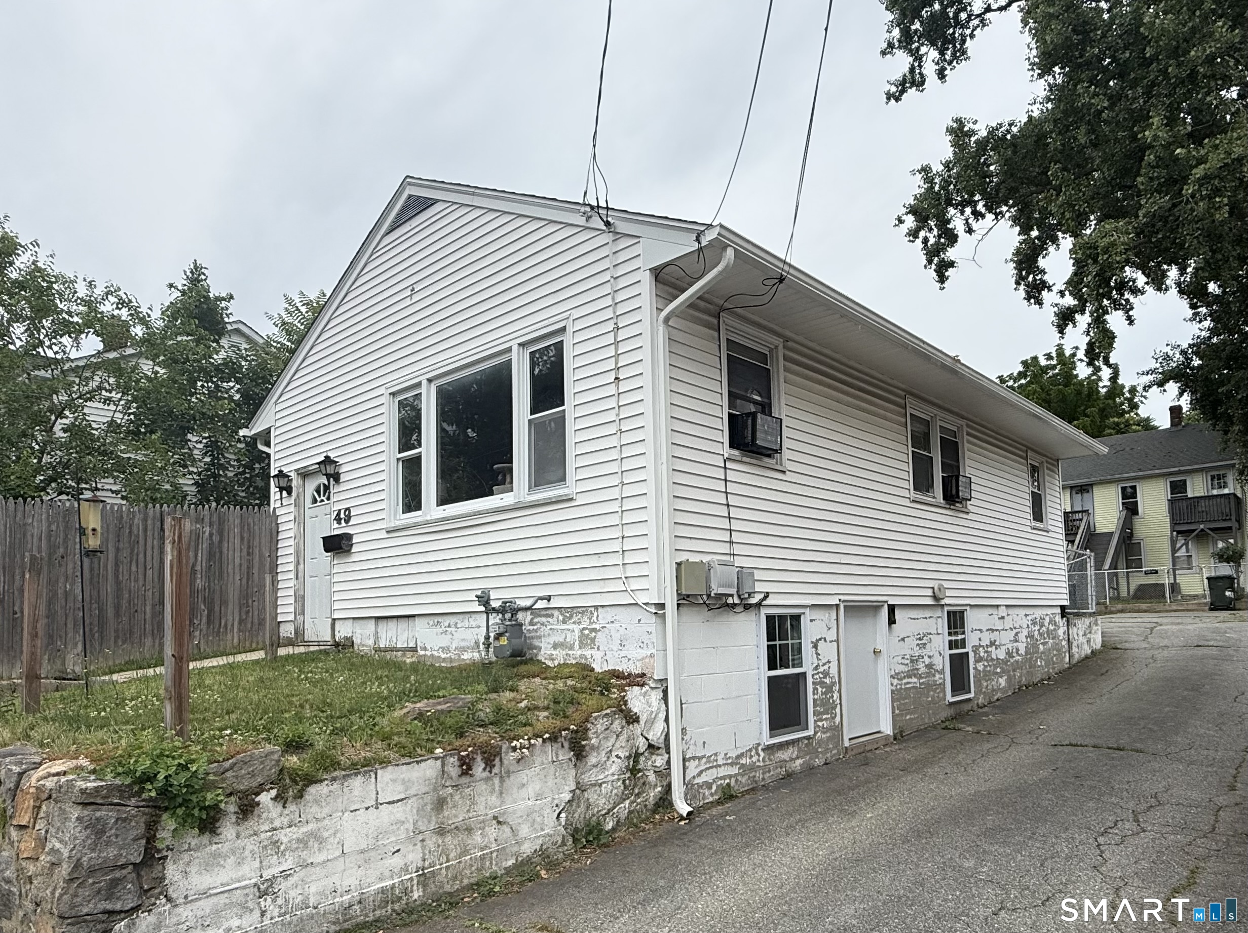 49 Chappell Street New London, CT 06320 - Photo 4 of 5