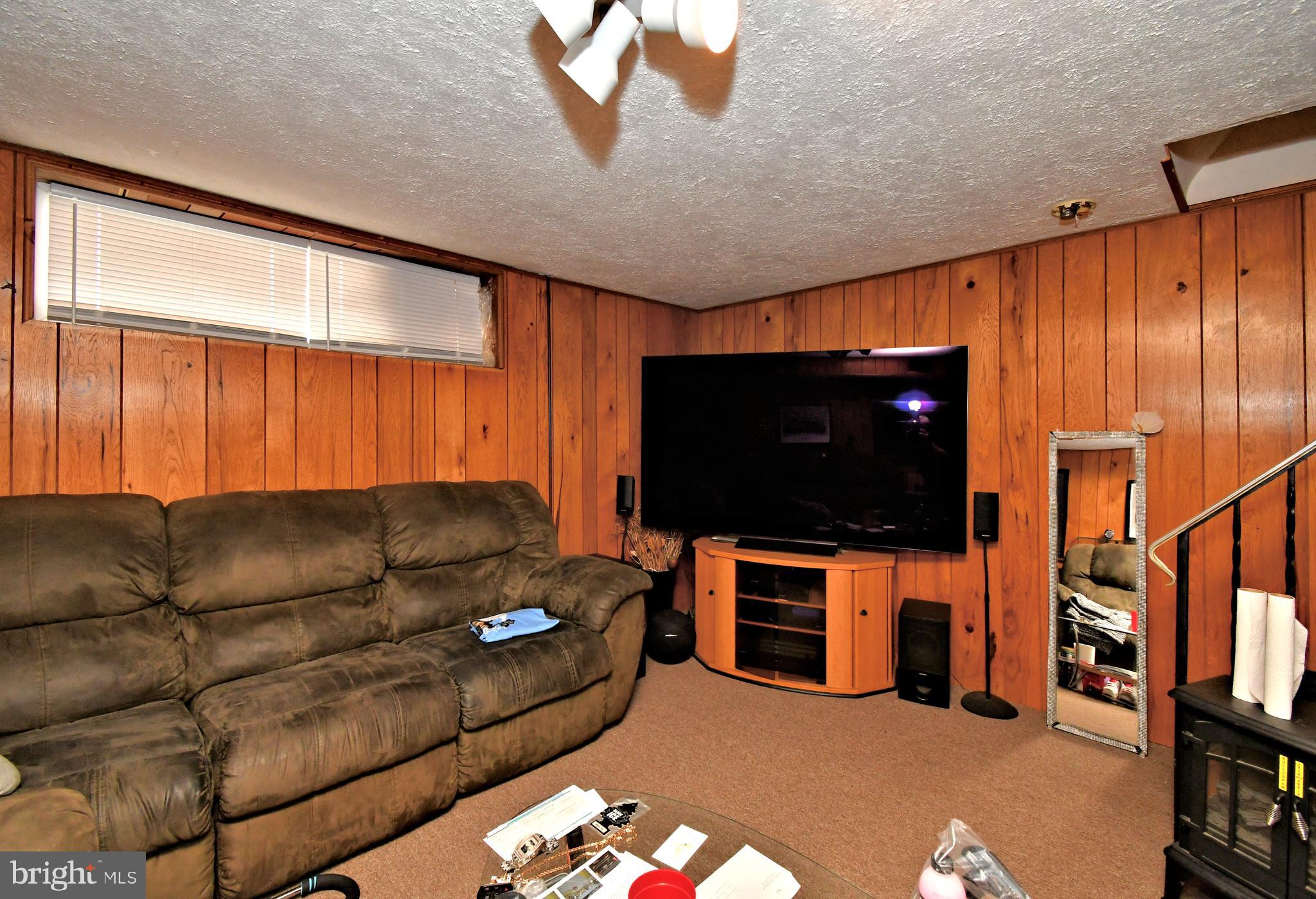 7815 Horrocks Street Philadelphia, PA 19152 - Photo 32 of 41