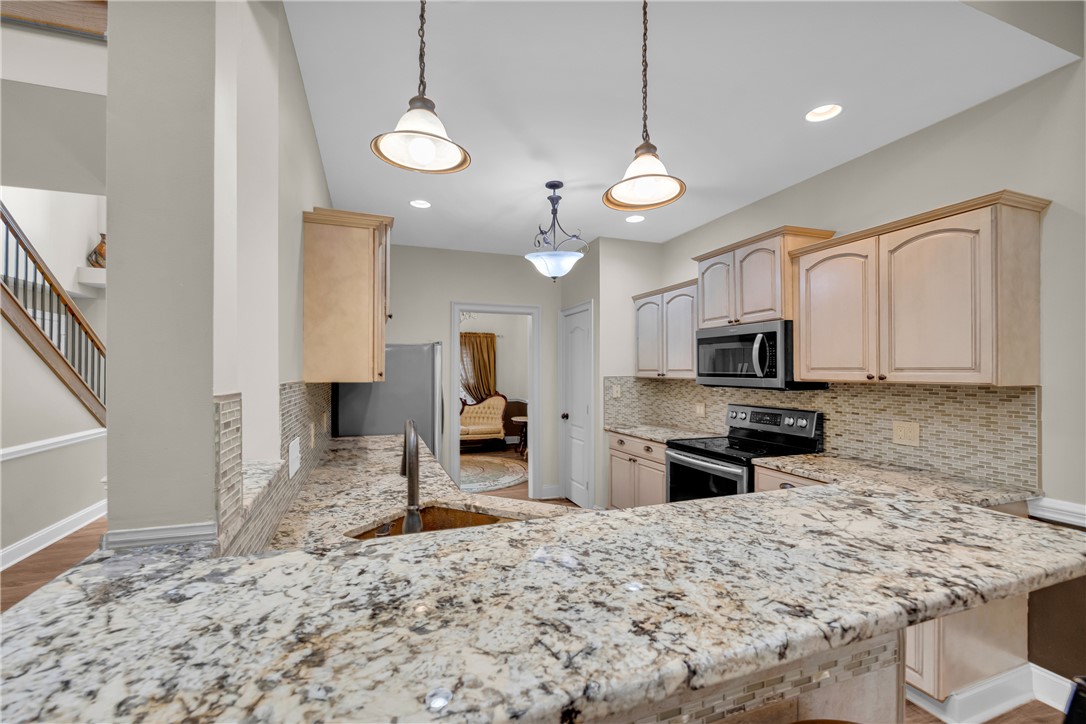 189 Beaver Lake Road West Union, SC 29696 - Photo 11 of 50