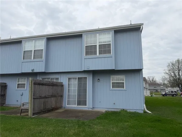 $195,000 | 5696 Northwest Plantation Lane, Unit 174A, Lee's Summit, MO 64064
