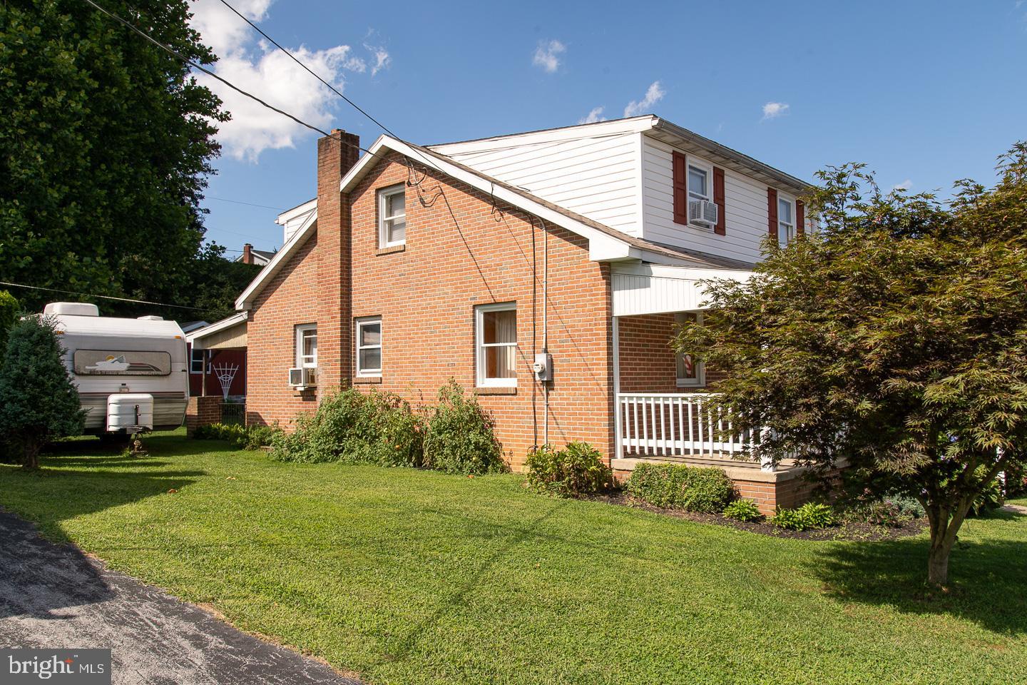 536 Pershing Boulevard Reading, PA 19607 - Photo 3 of 33 Gallery Image 3
