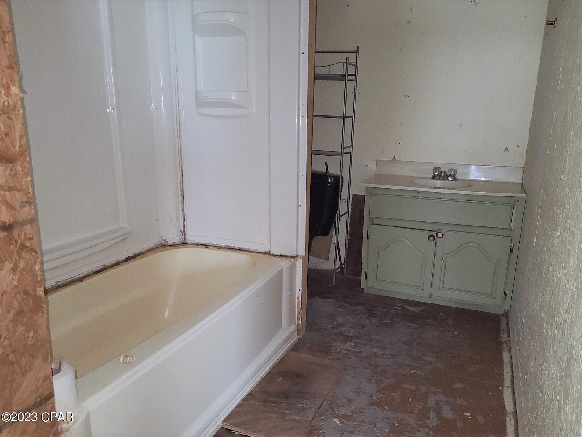 581 5th Street Chipley, FL 32428 - Photo 11 of 18