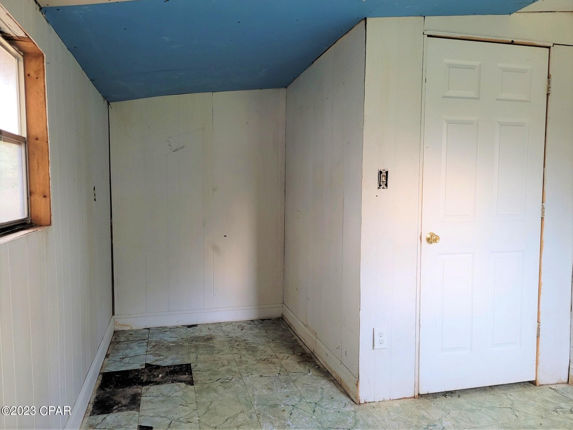 581 5th Street Chipley, FL 32428 - Photo 9 of 18