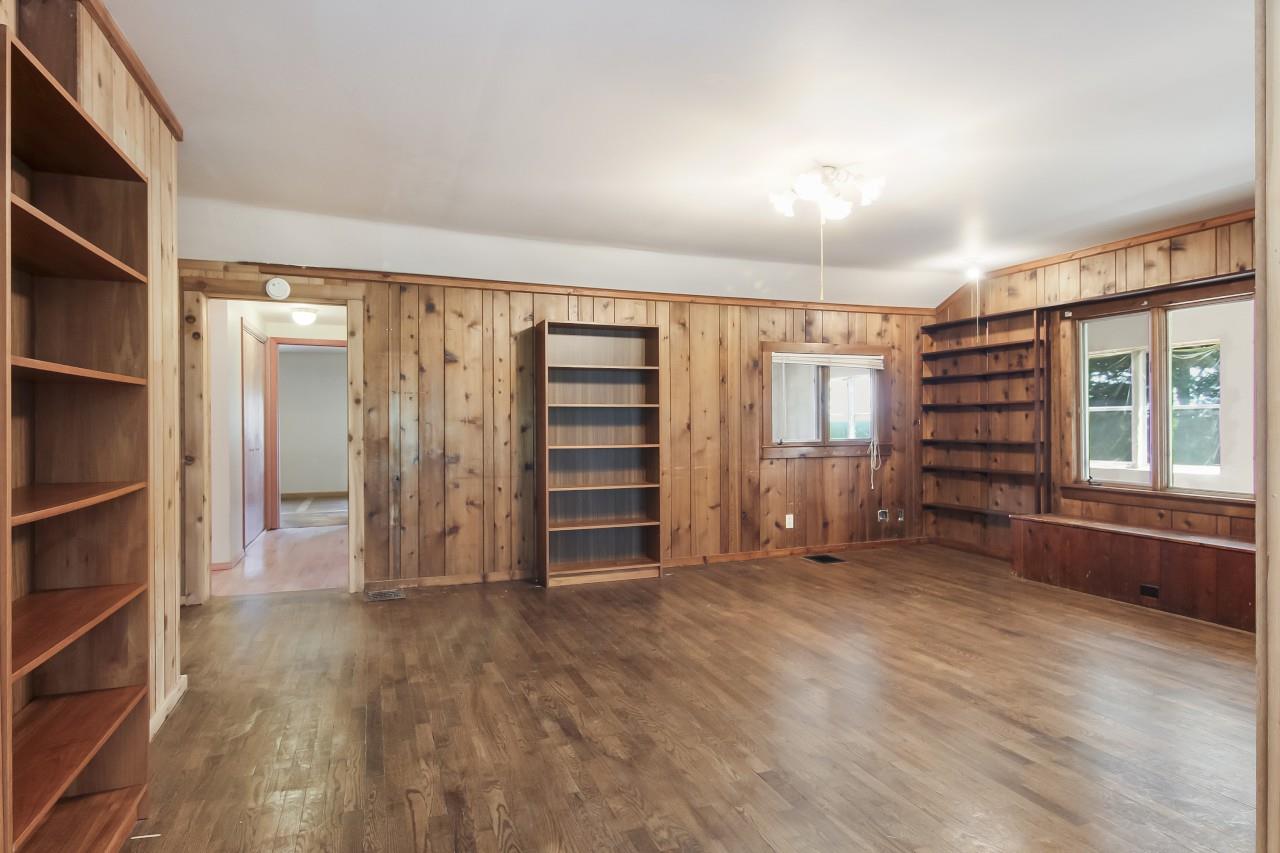 2753 Rogers Road Beulah, MI 49617 - Photo 8 of 35 1864886-7.JPG