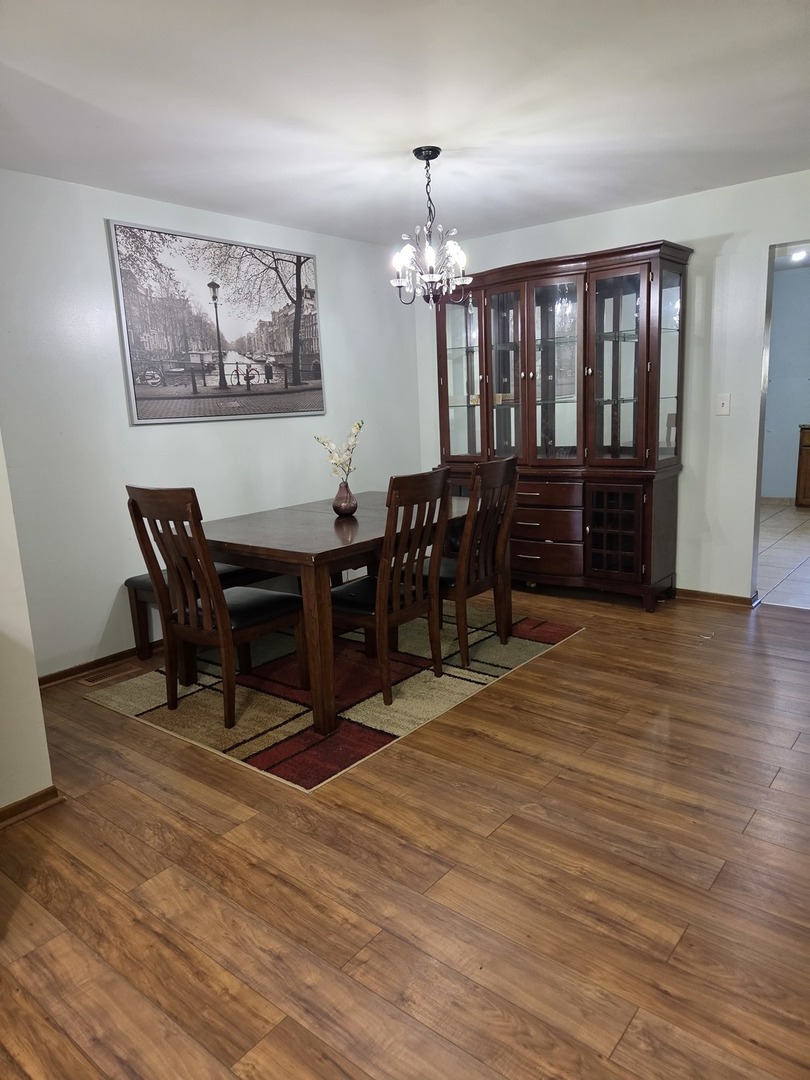 1907 West Golf Road, Unit 1B Mount Prospect, IL 60056 - Photo 5 of 23