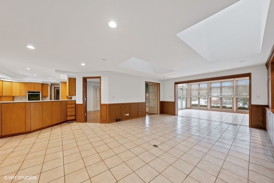 1211 Meadows Road Geneva, IL 60134 - Photo 7 of 36