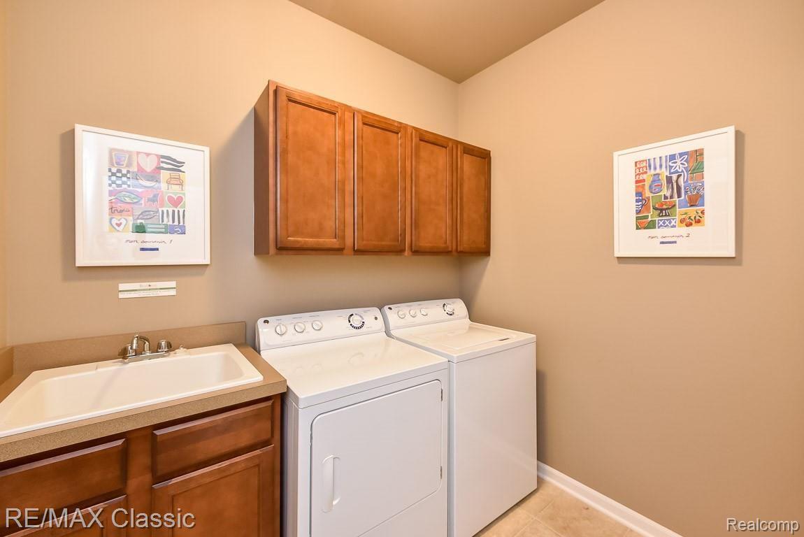 49287 Hawksburry Road Canton, MI 48188 - Photo 49 of 95 0022.jpg