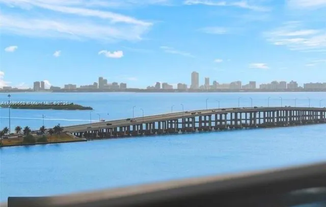 $5,800 | 480 Northeast 30th Street, Unit 1607, Miami, FL 33137