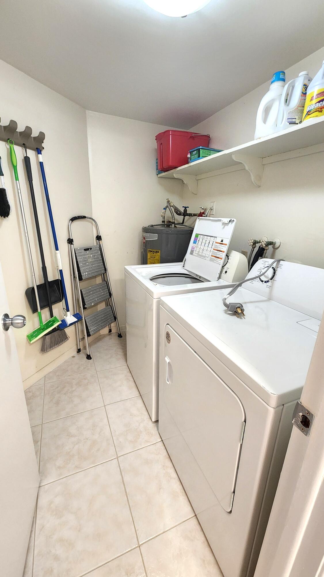 955 Dotterel Road, Unit 2305 Delray Beach, FL 33444 - Photo 22 of 35 laundry room