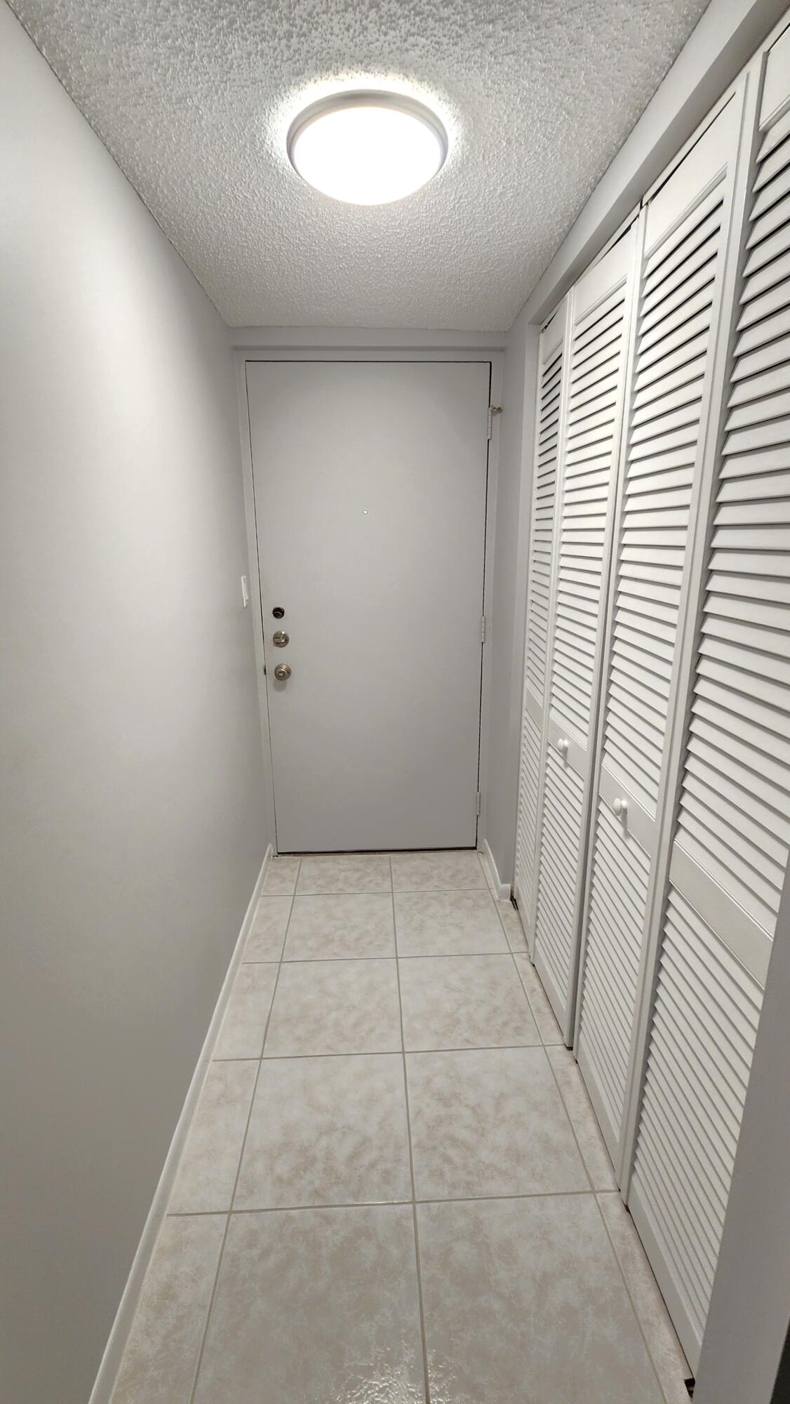955 Dotterel Road, Unit 2305 Delray Beach, FL 33444 - Photo 3 of 35 foyer