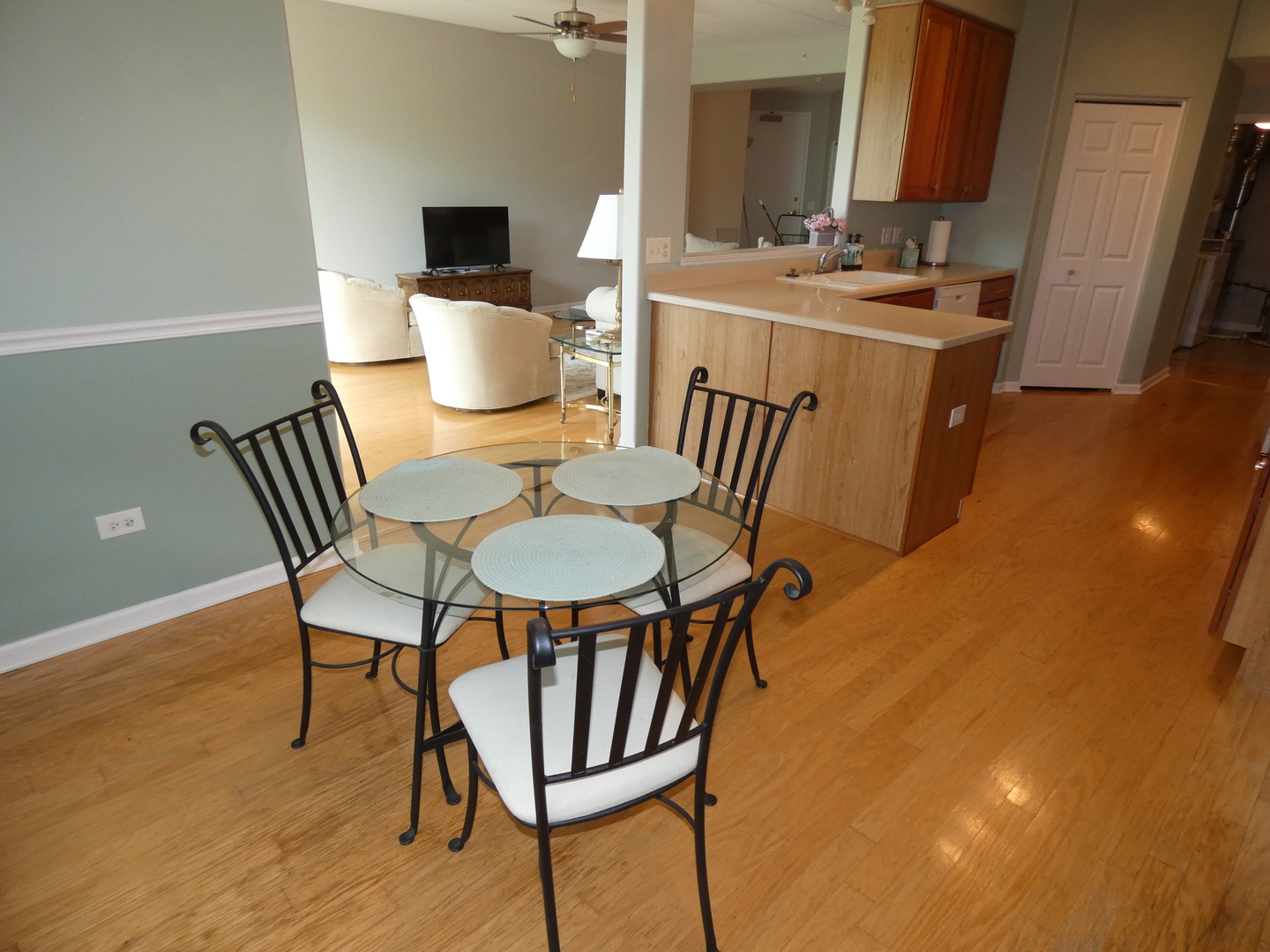 1761 Pavilion Way, Unit 301 Park Ridge, IL 60068 - Photo 5 of 36