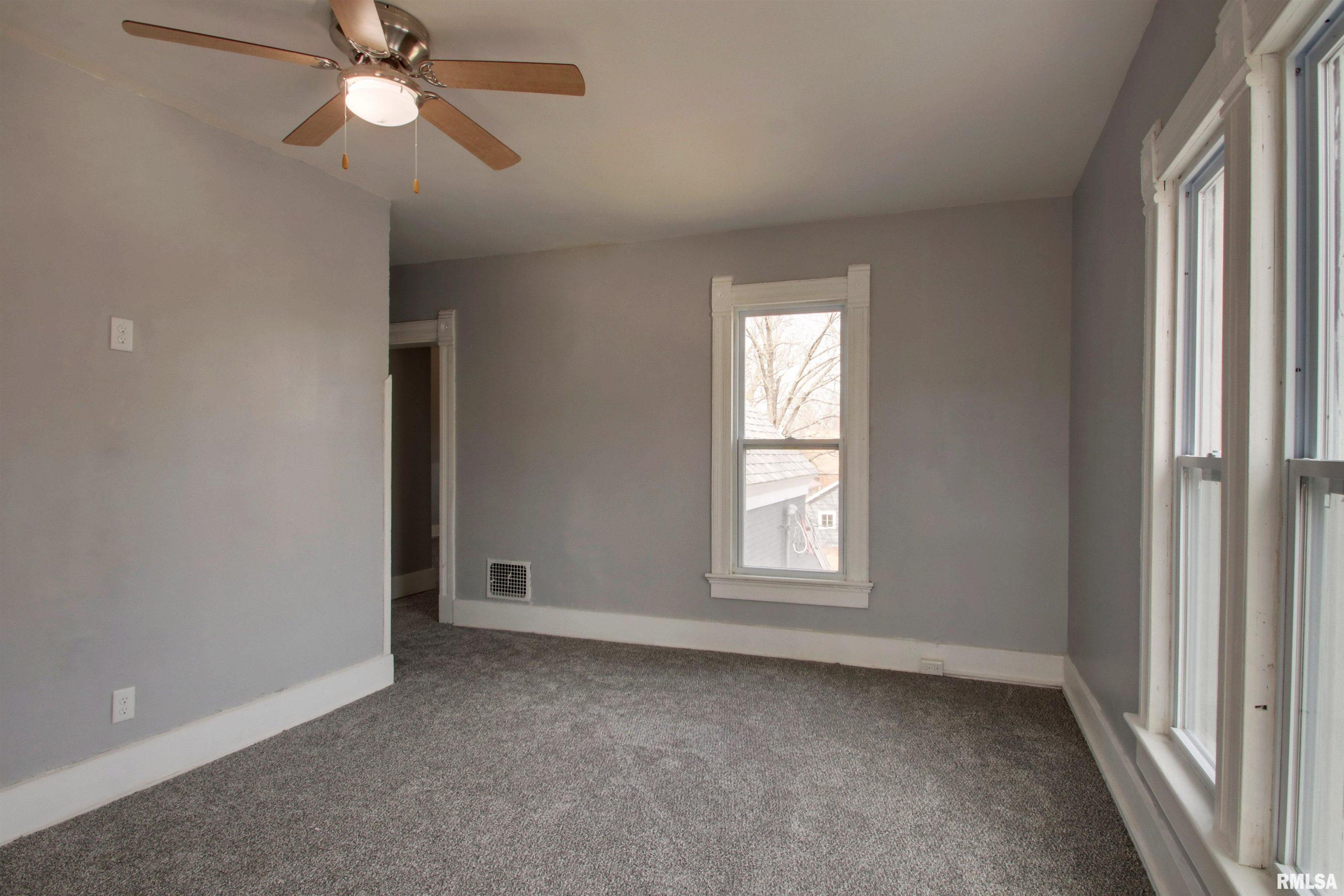 1029 Madison Street Quincy, IL 62301 - Photo 18 of 23