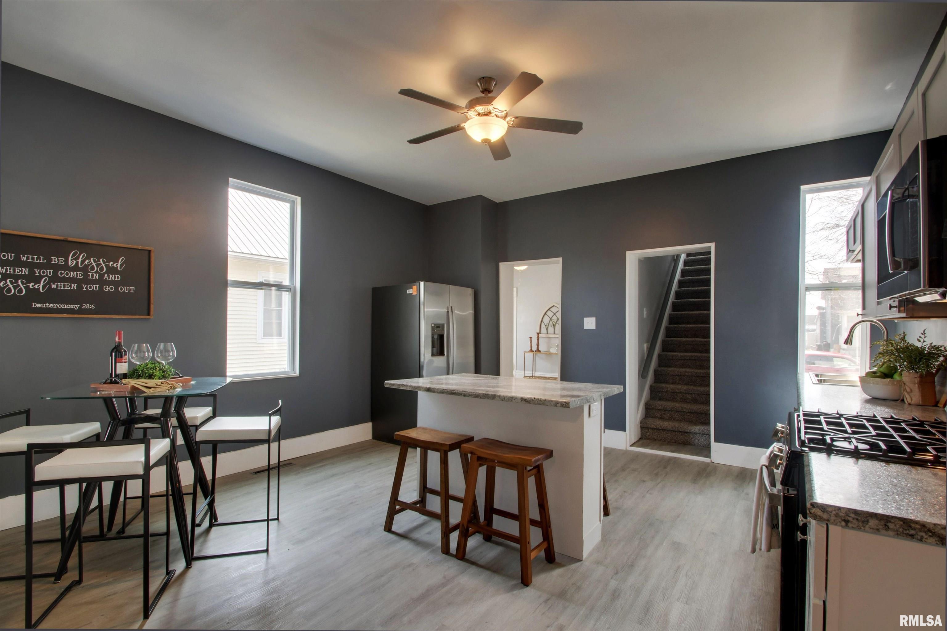 1029 Madison Street Quincy, IL 62301 - Photo 3 of 23