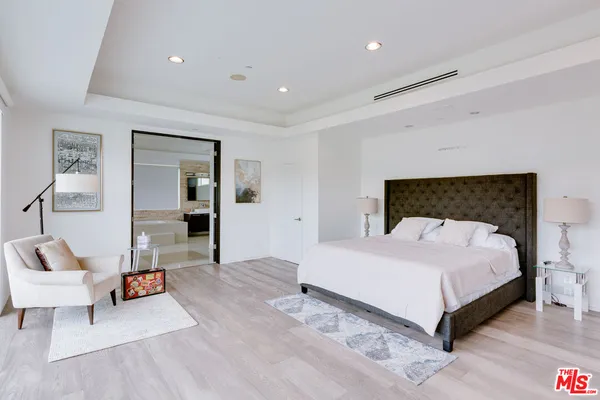 $4,950,000 | 12148 Travis Street, Los Angeles, CA 90049