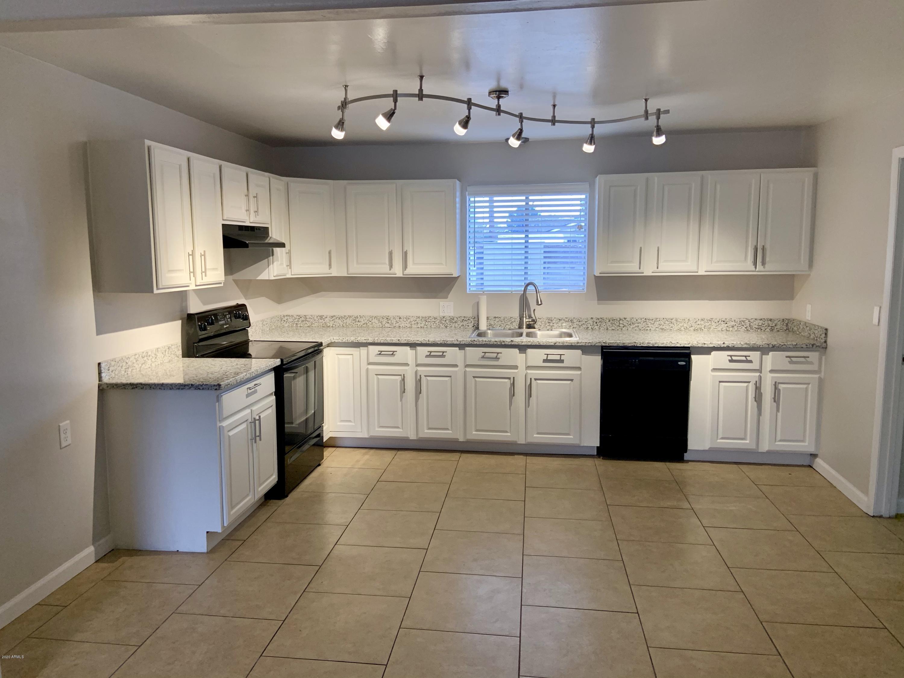2331 West Ocotillo Road Phoenix, AZ 85015 - Photo 8 of 22 KITCHEN