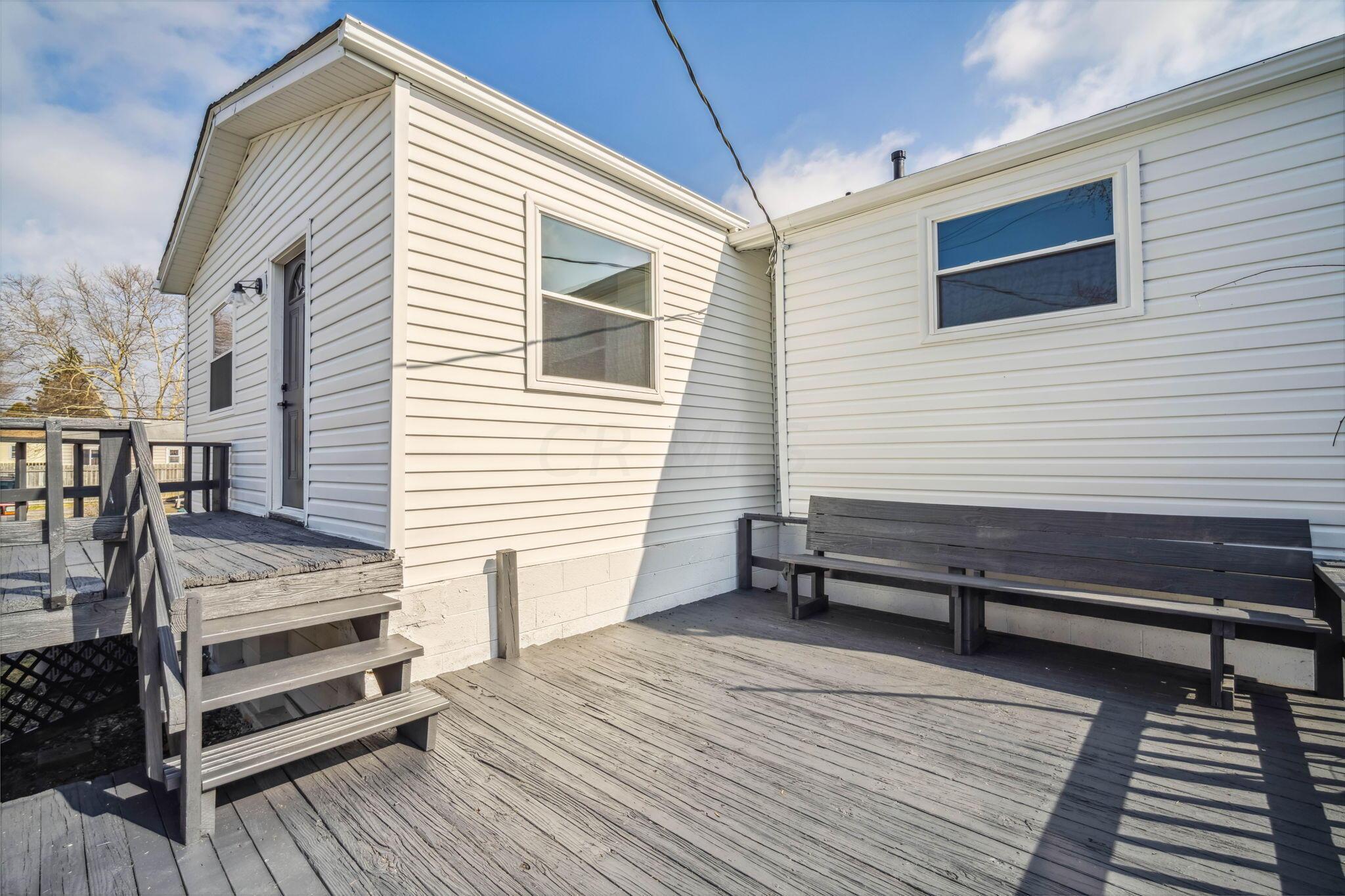 3275 Dunloe Road Columbus, OH 43232 - Photo 18 of 20 ENJOY this freshly painted deck!