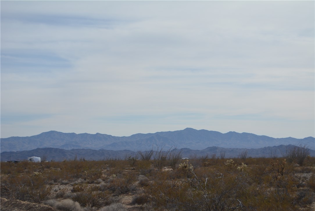 165-166 Cherry Road Yucca, AZ 86438 - Photo 42 of 95 View