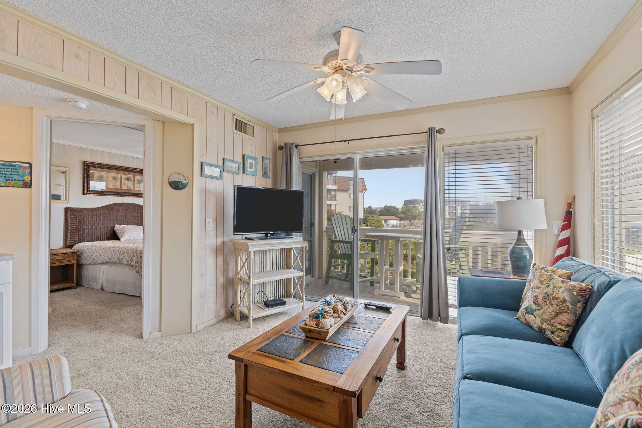 1904 East Fort Macon Road, Unit 151 Atlantic Beach, NC 28512 - Photo 5 of 33 Living Room