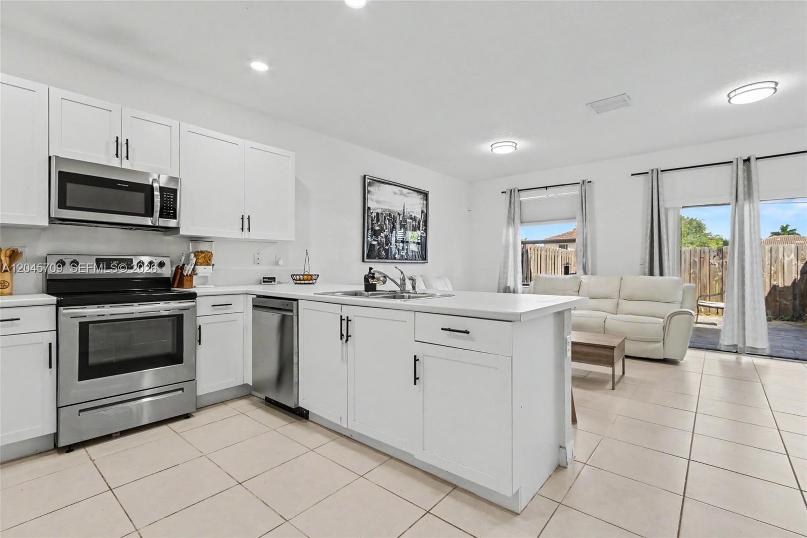 18102 Southwest 148th Road Miami, FL 33187 - Photo 24 of 29
