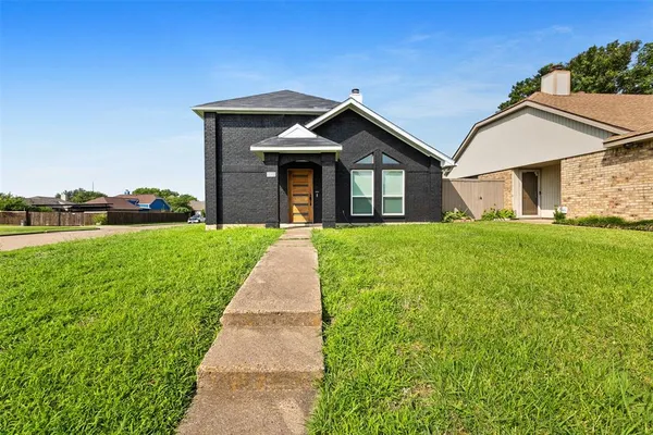 $2,400 | 1506 Windmill Lane, Mesquite, TX 75149
