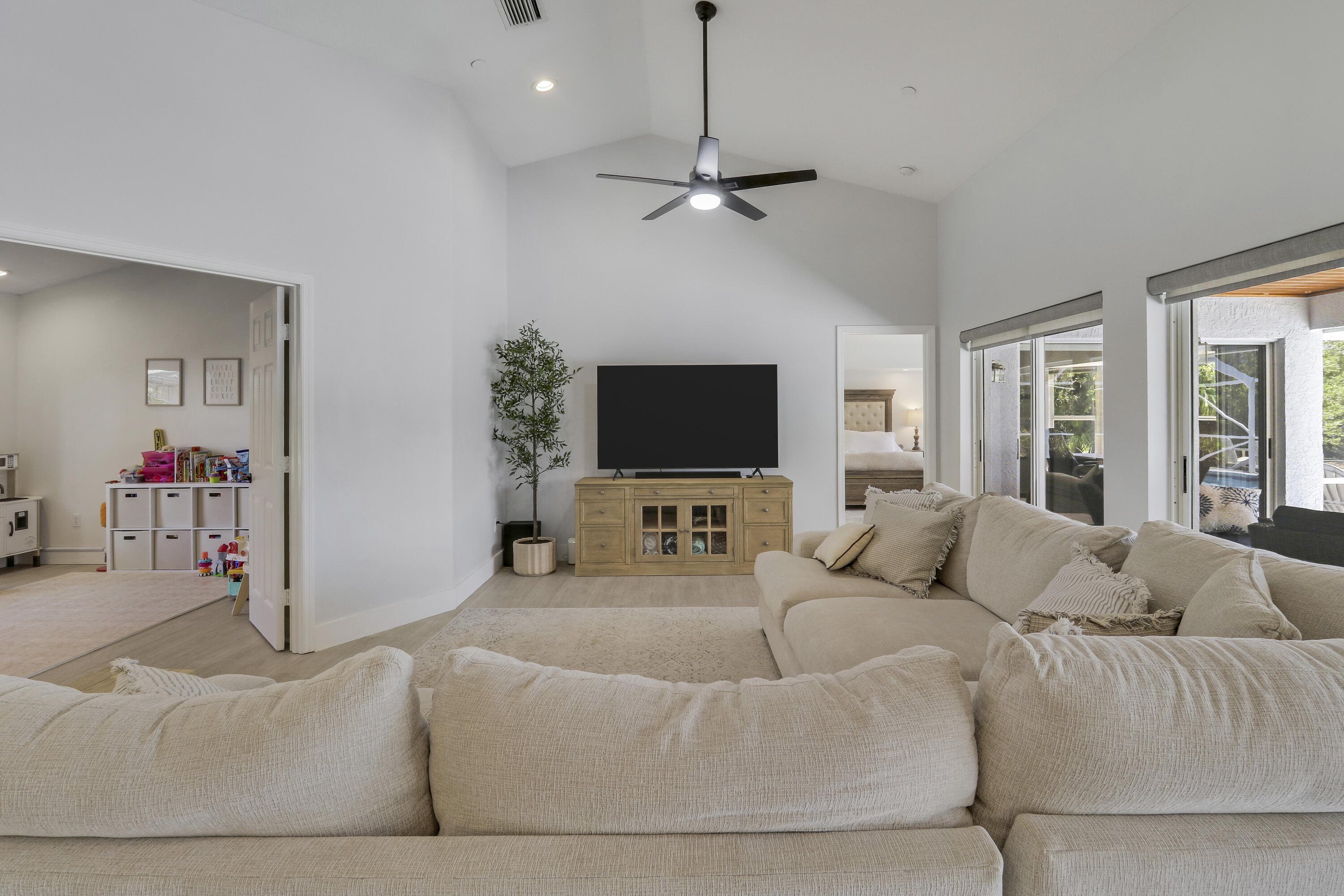 550 Southeast Ashley Oaks Way Stuart, FL 34997 - Photo 13 of 62 Living Room