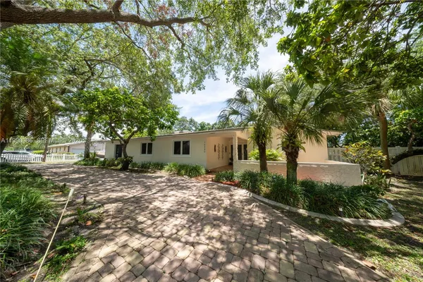 $1,335,000 | 16445 Southwest 80th Avenue, Palmetto Bay, FL 33157