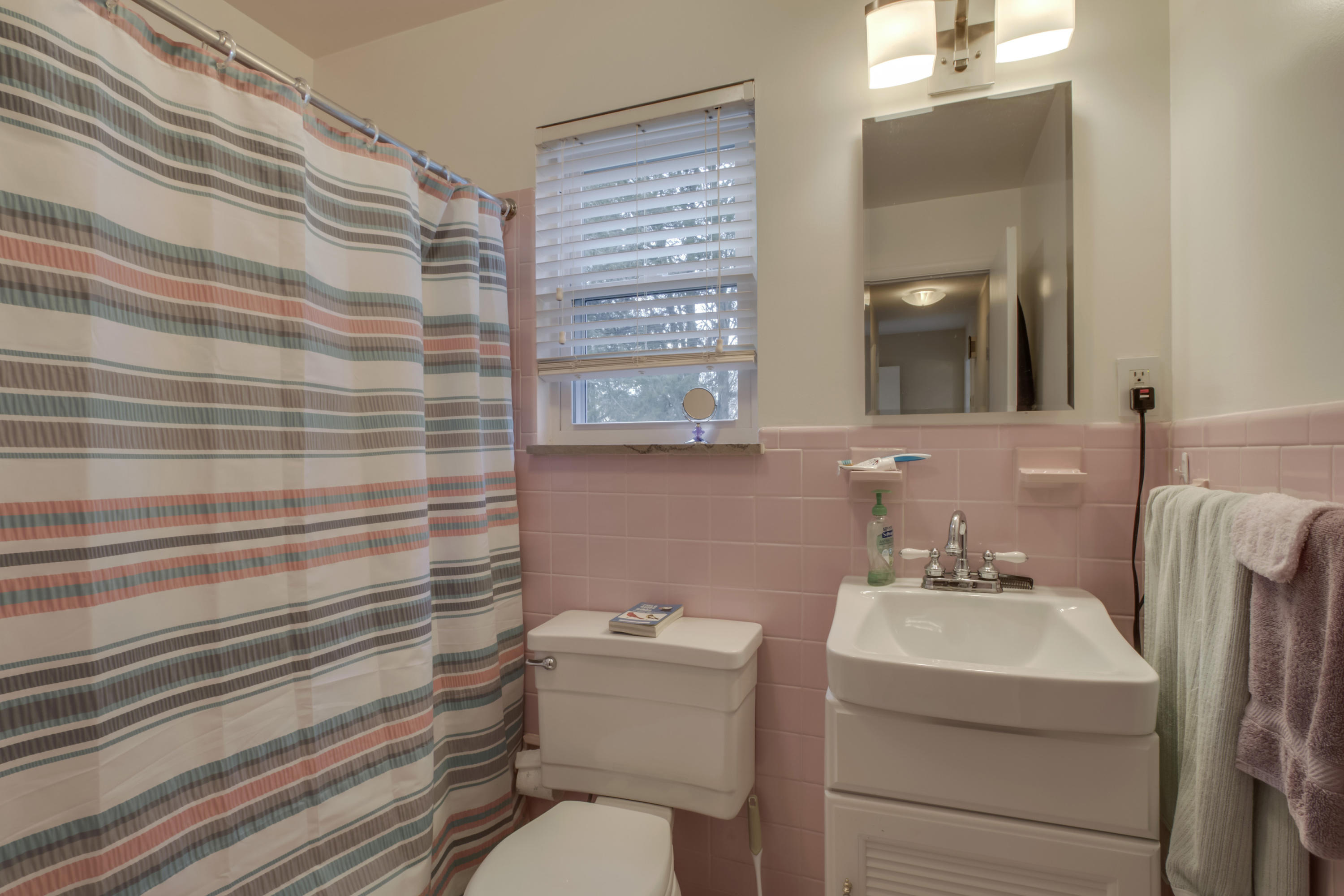 119 Cooper Circle Oak Ridge, TN 37830 - Photo 21 of 34 MAIN BATH
