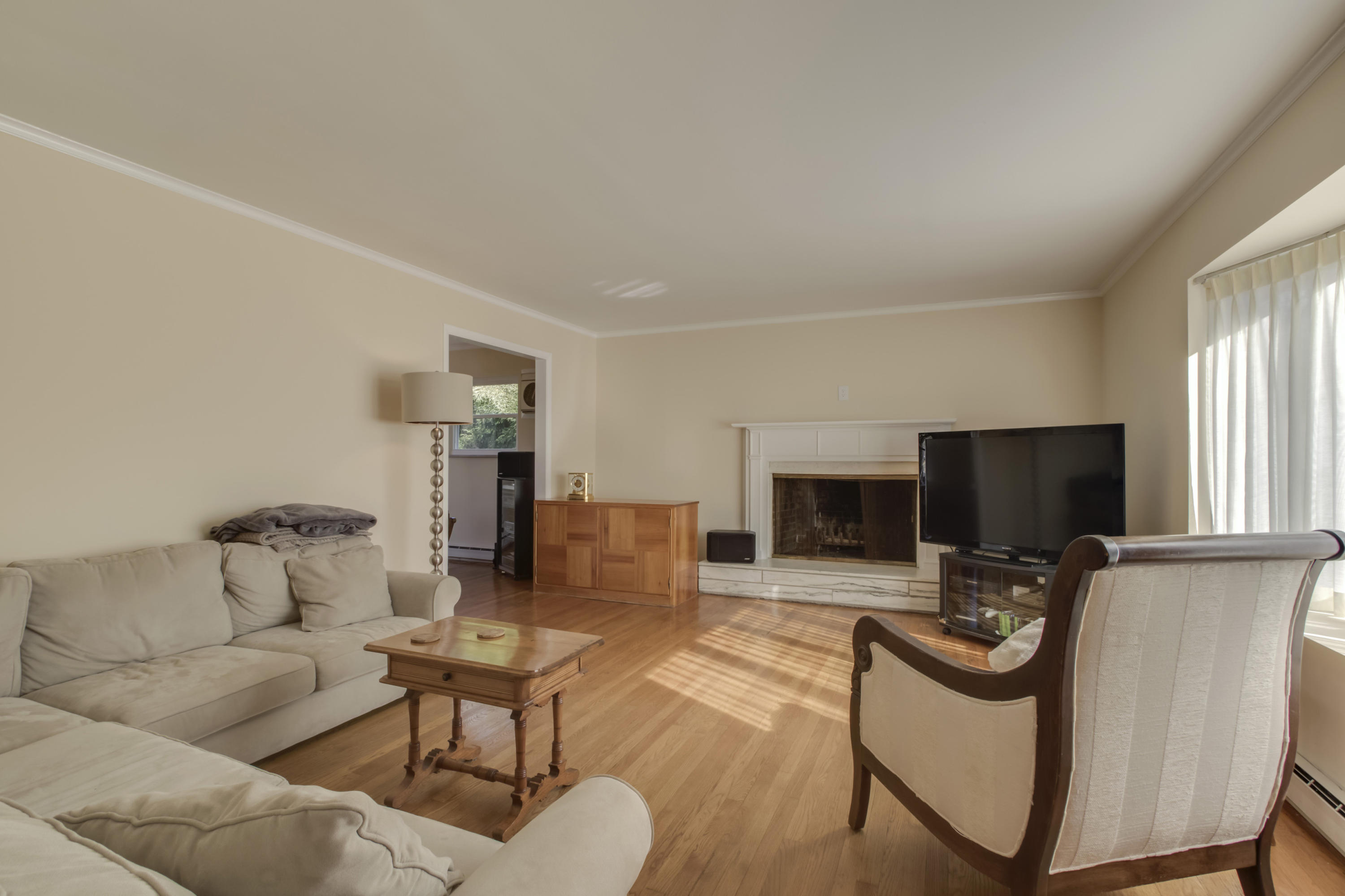 119 Cooper Circle Oak Ridge, TN 37830 - Photo 7 of 34 LIVING ROOM