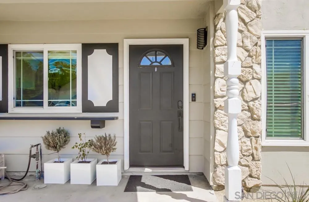 9847 Via Rita Santee, CA 92071 - Photo 4 of 46 Gallery Image 4