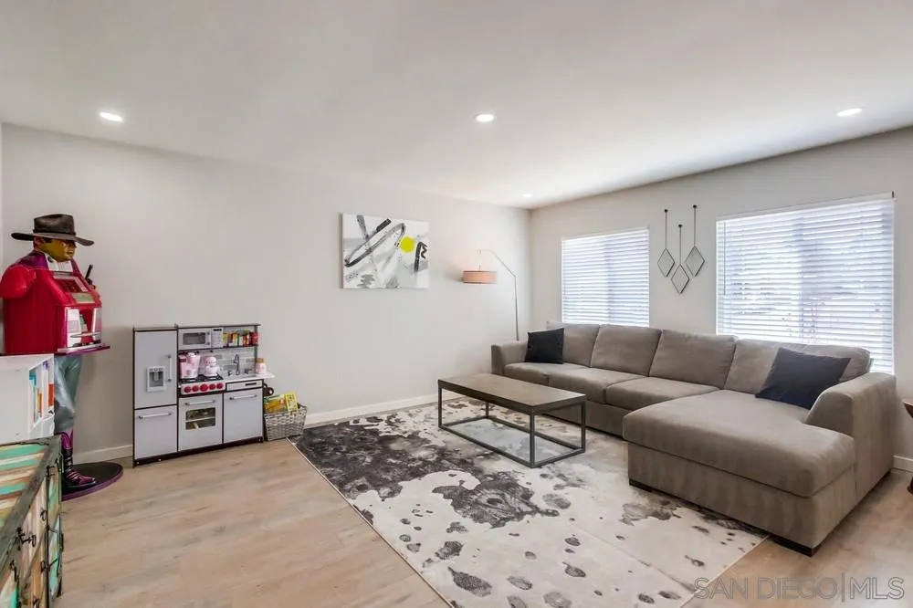 9847 Via Rita Santee, CA 92071 - Photo 6 of 46 Gallery Image 6