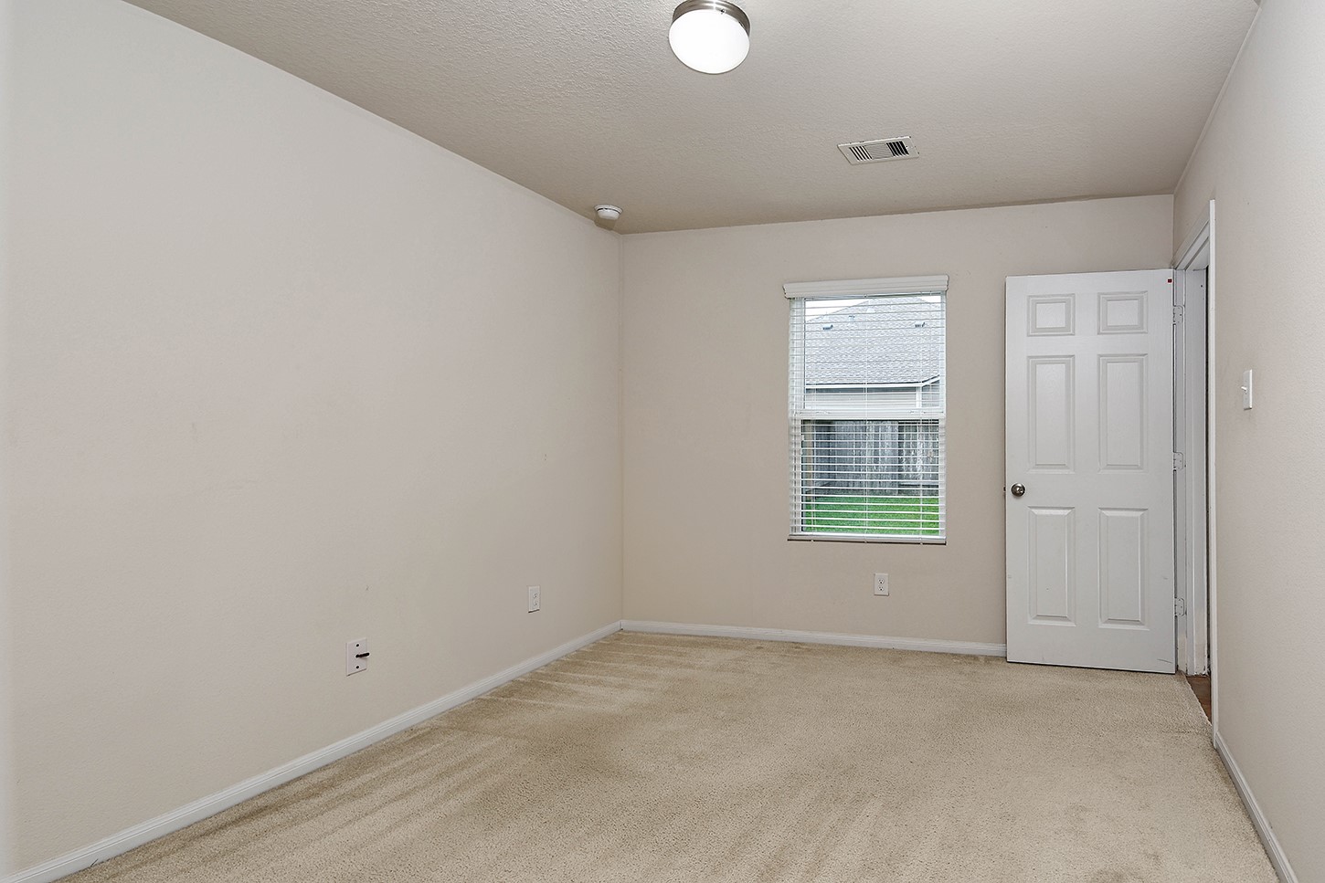 9960 Hyacinth Way Conroe, TX 77385 - Photo 9 of 20