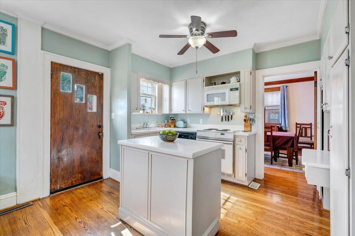 1806 Warrington Road Southwest Roanoke, VA 24015 - Photo 23 of 56 23-MIB01698