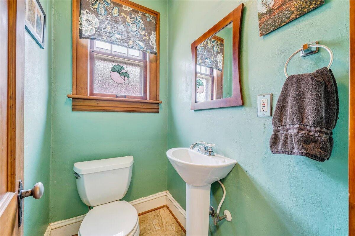 1806 Warrington Road Southwest Roanoke, VA 24015 - Photo 30 of 56 30-MIB01734